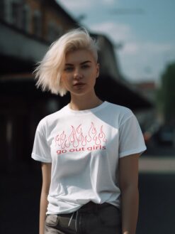 Go Out girls Yazılı Tişört