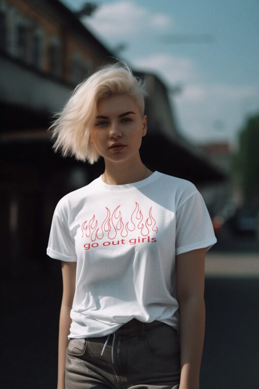 Go Out girls Yazılı Tişört